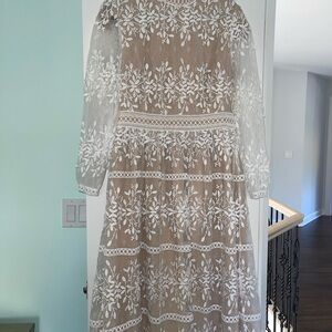 Elegant White Lace Floral Dress (Size 14)